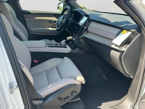 Crystal White Pearl 2026 Volvo XC90 Ultra Dark Theme, B6 AWD Gas (mild hybrid), Gasoline, 7 Seats