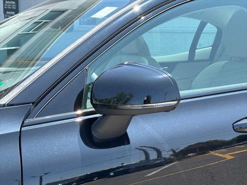 2024 Volvo S60 B5 Plus Dark Theme