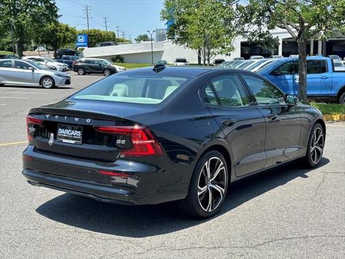 2024 Volvo S60 B5 Plus Dark Theme