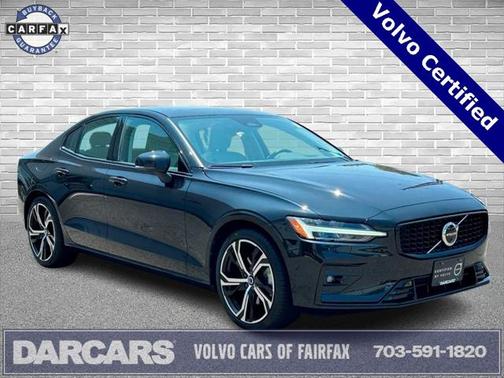 2024 Volvo S60 B5 Plus Dark Theme