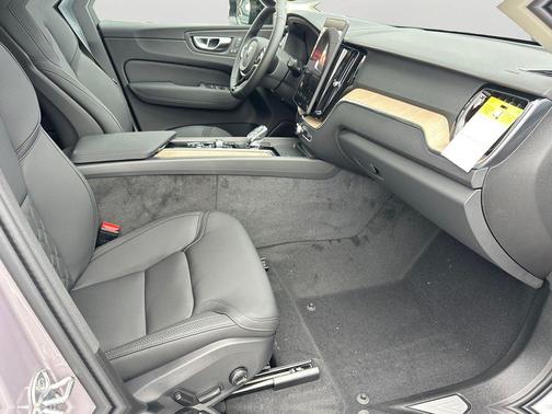 Aurora Silver 2026 Volvo XC60 B5 Plus