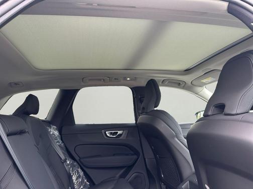 Aurora Silver 2026 Volvo XC60 B5 Plus