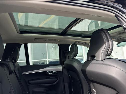 2023 Volvo XC90 B5 Core
