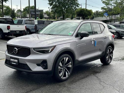 2026 Volvo XC40 B5 Ultra