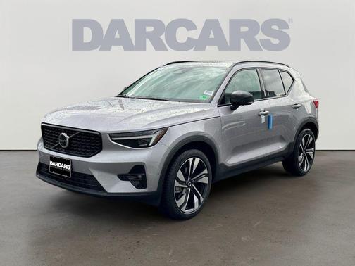 2026 Volvo XC40 B5 Ultra