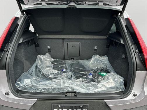 2026 Volvo XC40 B5 Ultra