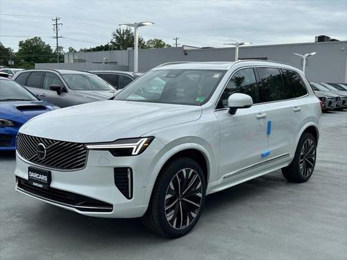 2025 Volvo XC90 B6 Plus 7-Seater