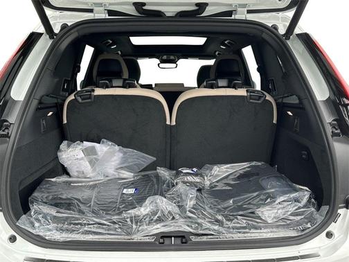 2025 Volvo XC90 B6 Plus 7-Seater