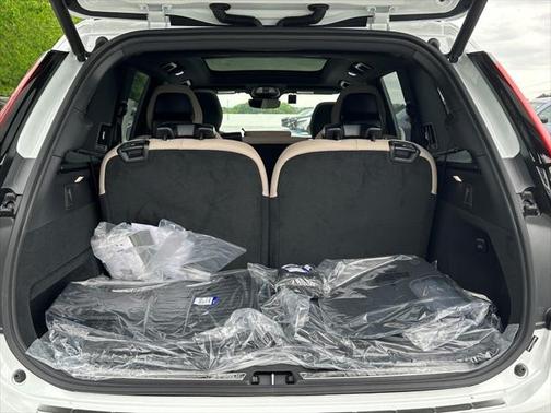2025 Volvo XC90 B6 Plus 7-Seater