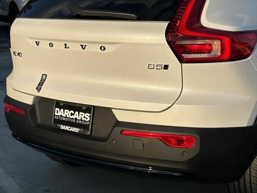 2025 Volvo XC40 Plus Dark Theme