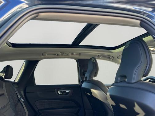 2023 Volvo XC60 B5 Core