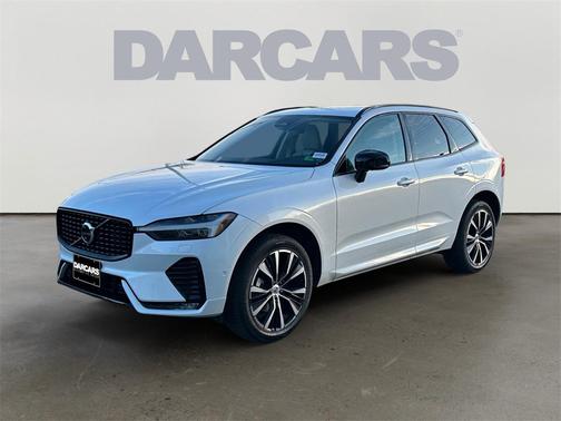 2023 Volvo XC60 Plus Dark Theme