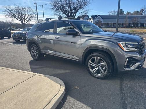 2024 Volkswagen Atlas Cross Sport 2.0T SEL