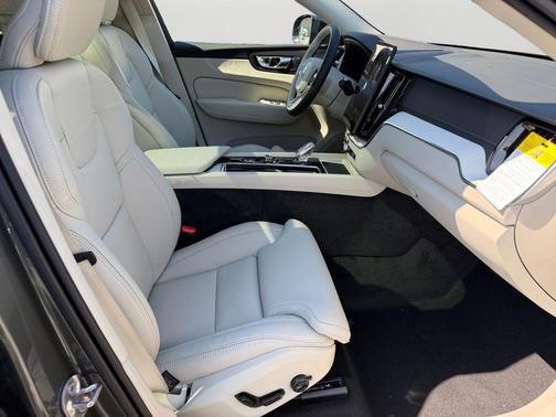Forest Lake 2026 Volvo XC60 B5 Ultra