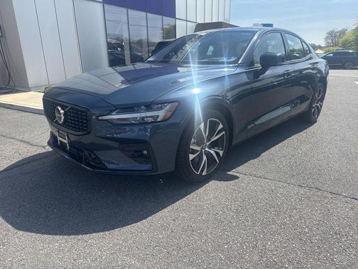 Denim Blue Metallic 2025 Volvo S60 B5 Core