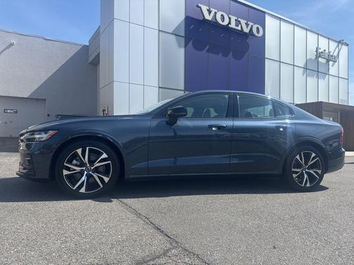Denim Blue Metallic 2025 Volvo S60 B5 Core