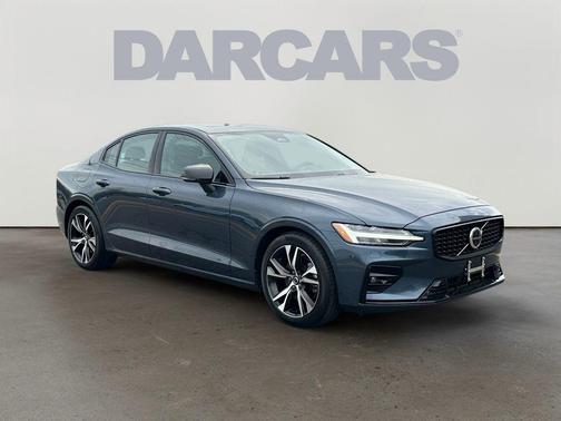 Denim Blue Metallic 2025 Volvo S60 B5 Core