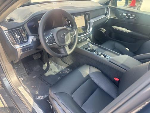 Denim Blue Metallic 2025 Volvo S60 B5 Core