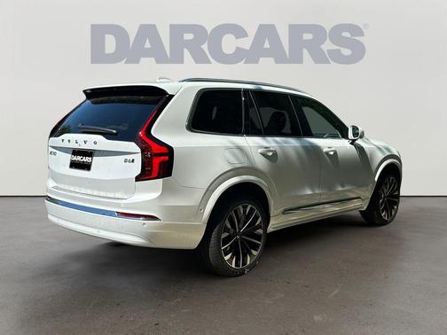 Crystal White Pearl 2026 Volvo XC90 Plus, B6 AWD Gas (mild hybrid), Gasoline, Bright, 7 Seats