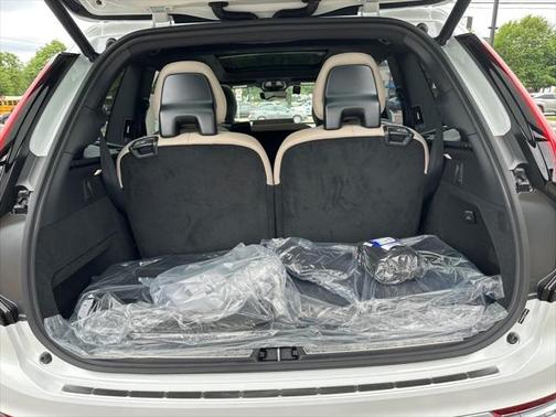 2025 Volvo XC90 Plug-In Hybrid T8 Ultra 7-Seater