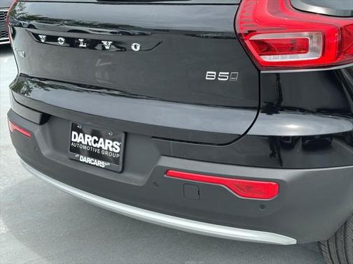 2025 Volvo XC40 B5 Plus Bright Theme