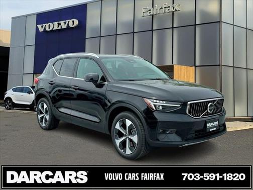 2025 Volvo XC40 B5 Plus Bright Theme