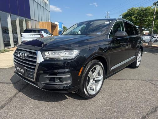 Orca Black Metallic 2019 Audi Q7 55 Prestige