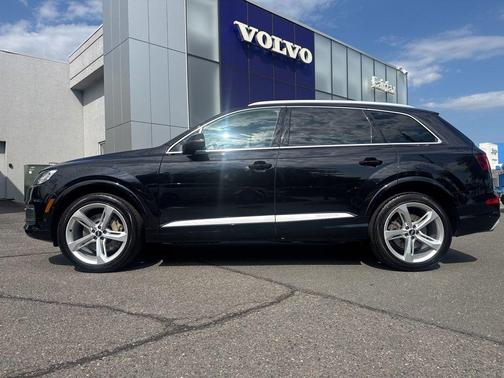Orca Black Metallic 2019 Audi Q7 55 Prestige