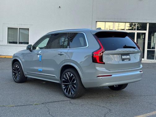 2026 Volvo XC90 Plug-In Hybrid T8 Plus 7-Seater