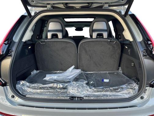 2026 Volvo XC90 Plug-In Hybrid T8 Plus 7-Seater