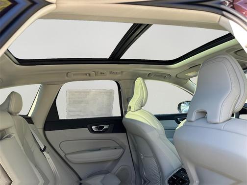 2026 Volvo XC60 B5 Ultra