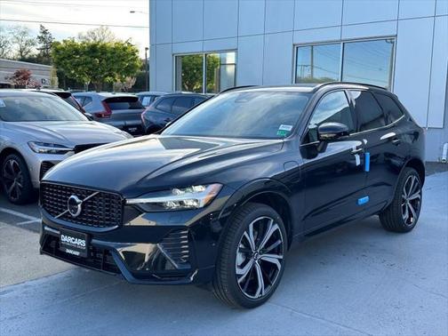2025 Volvo XC60 Plug-In Hybrid T8 Ultra
