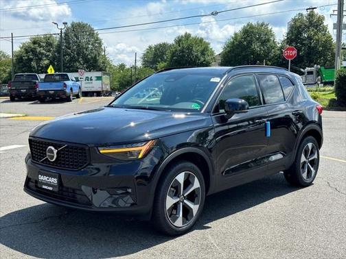 2026 Volvo XC40 B5 Plus