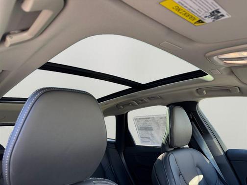 Crystal White Metallic 2026 Volvo XC60 B5 Ultra