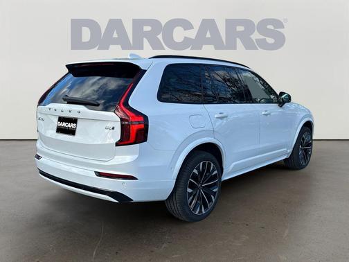 2026 Volvo XC90 B6 Ultra Dark Theme 6-Seater