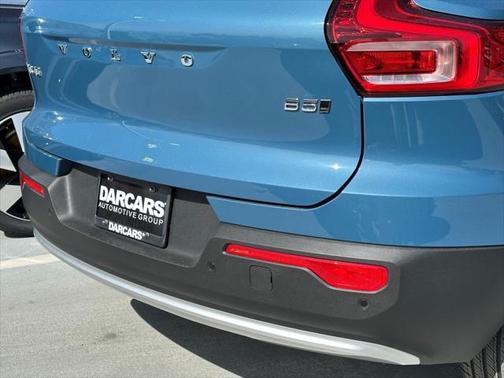 2025 Volvo XC40 B5 Core Bright Theme