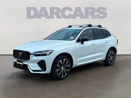 2023 Volvo XC60 B5 Plus Dark Theme