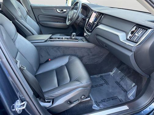 Denim Blue Metallic 2023 Volvo XC60 B5 Core