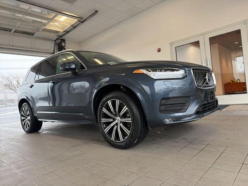 2023 Volvo XC90 B5 Core