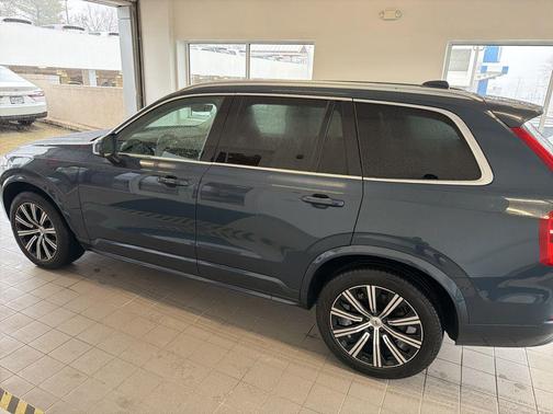 2023 Volvo XC90 B5 Core