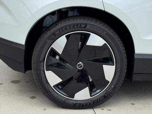 2025 Volvo EX30 Twin Motor Plus