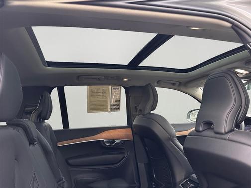 2024 Volvo XC90 B6 Plus Bright Theme 7-Seater