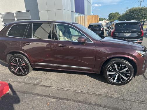 2025 Volvo XC90 Plug-In Hybrid T8 Core 7-Seater