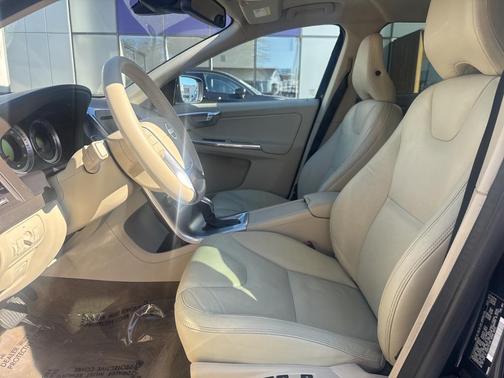 2013 Volvo XC60 3.2 Platinum