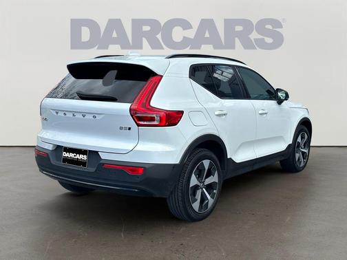 Crystal White Pearl 2025 Volvo XC40 B5 Plus Dark Theme