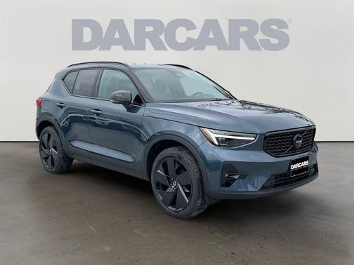 2026 Volvo XC40 Black Edition Ultra, B5 AWD Gas (mild hybrid)