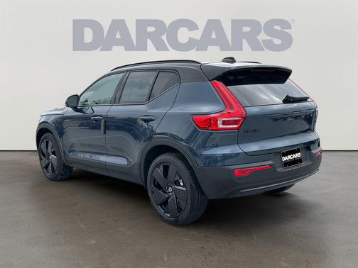2026 Volvo XC40 Black Edition Ultra, B5 AWD Gas (mild hybrid)