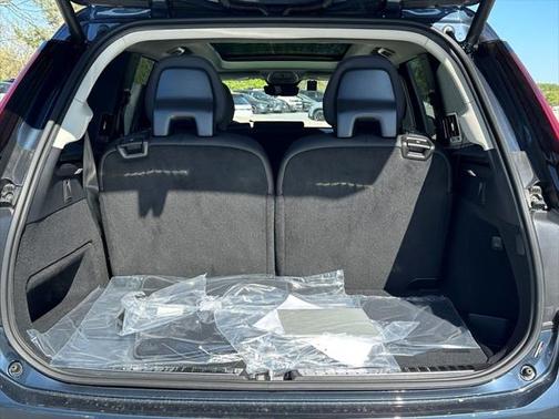 2025 Volvo XC90 B6 Core