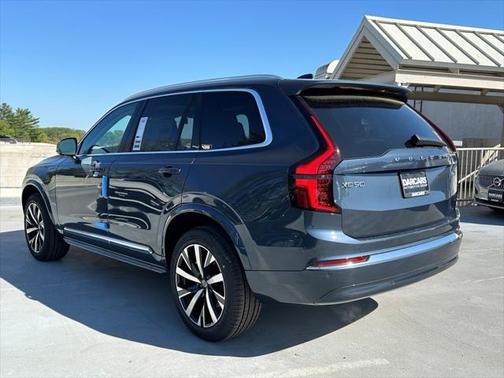 2025 Volvo XC90 B6 Core