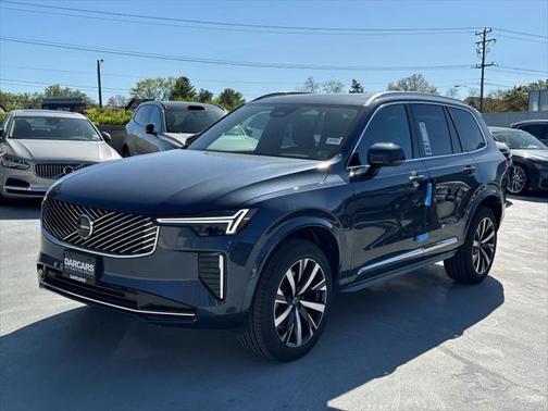 2025 Volvo XC90 B6 Core